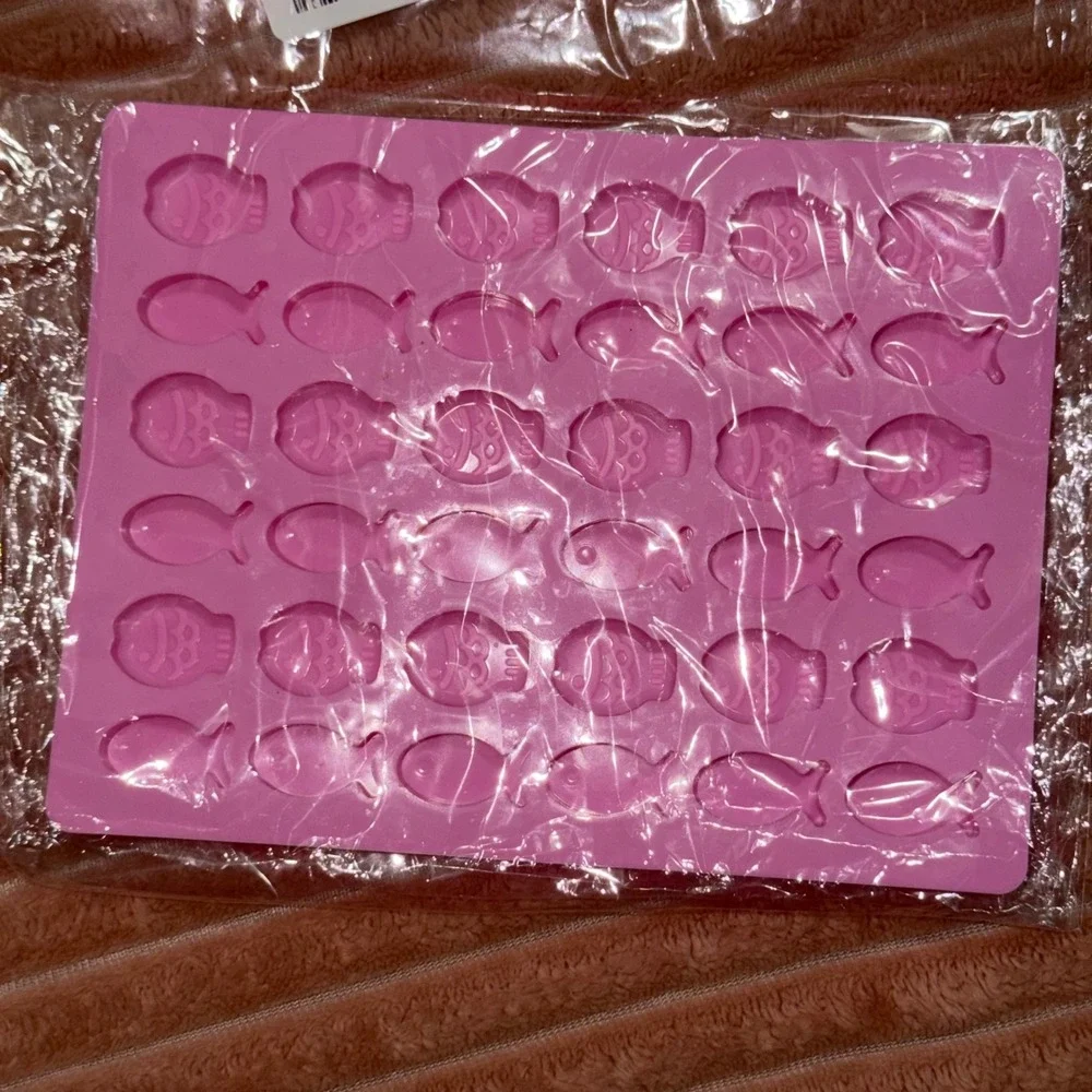 Mini Fish Shaped Silicone Mold 36 Cavity Pink Ice Cube Tray Candy Chocolate Mold
